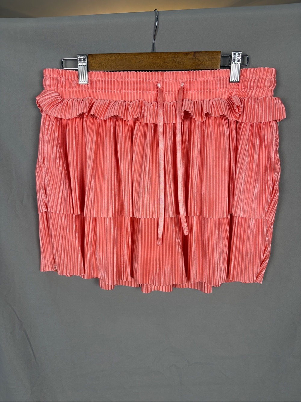 Simply Southern Coral Tiered Mini Skirt Size Large Pleated Elastic Waist